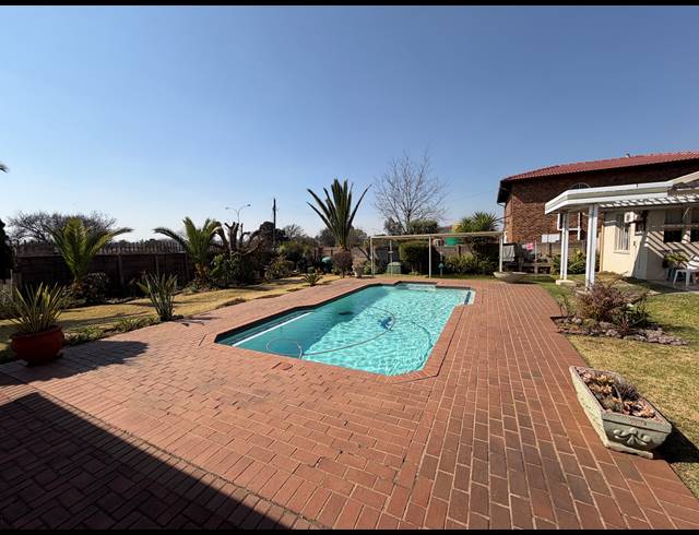 4 BEDROOM FREEHOLD FOR SALE IN DALPARK